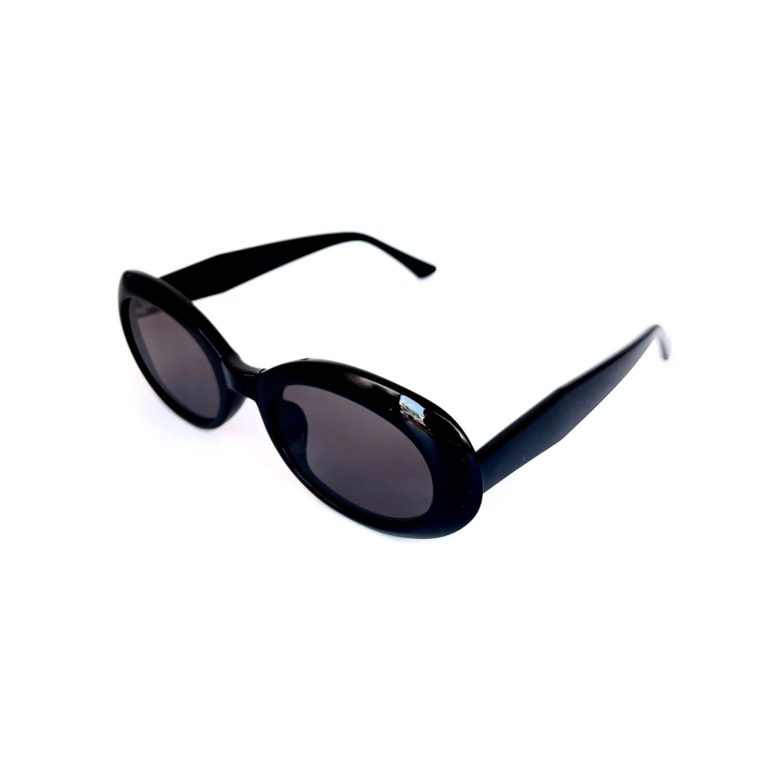 black-oval-trendy-polarized-sunglasses-for-men and women-front-side-view